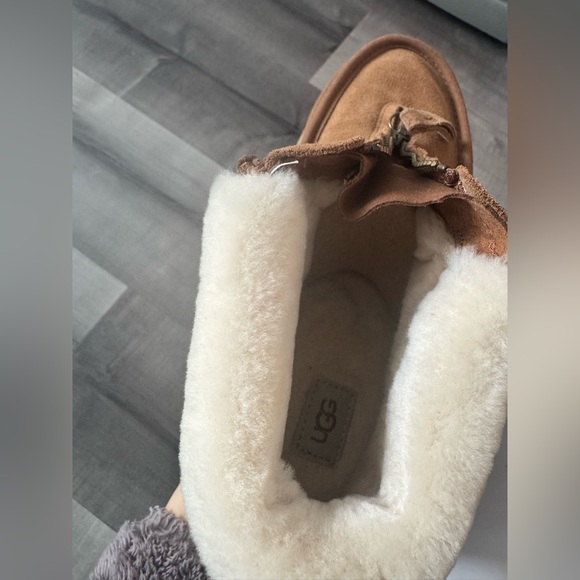 UGG Funkette Boots - Picture 6 of 9